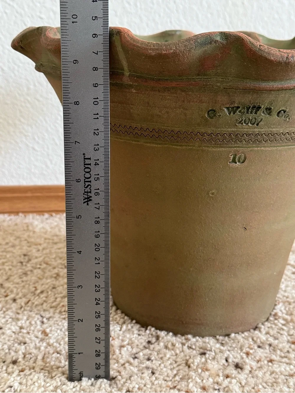 G. Wolff & Co. 2007 #10 Ruffled Edge Planter Flower Pot